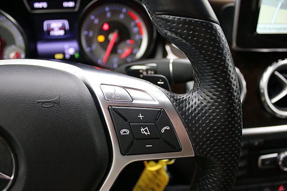 Mercedes-Benz GLA250 19 of 27