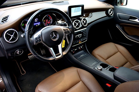 Mercedes-Benz GLA250 9 of 27