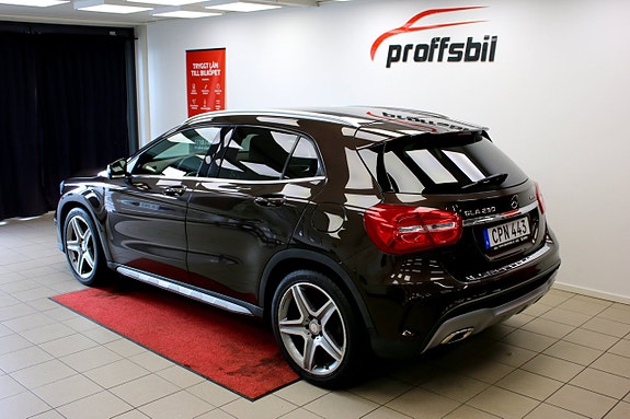 Mercedes-Benz GLA250 15 of 27