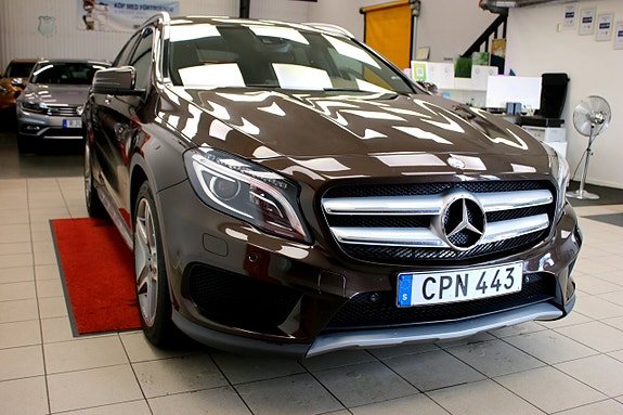 Mercedes-Benz GLA250 4 of 27