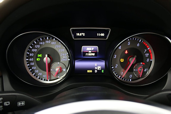 Mercedes-Benz GLA250 6 of 27