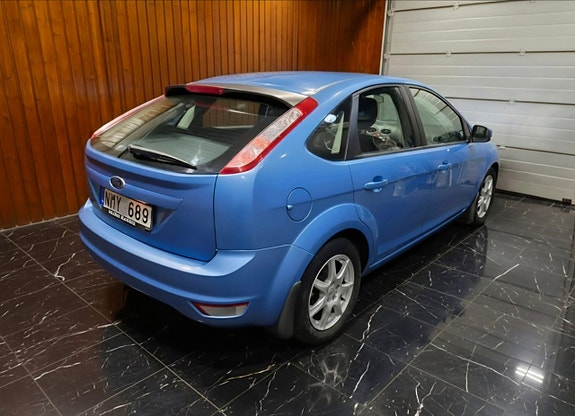 Ford Focus 3 of 5