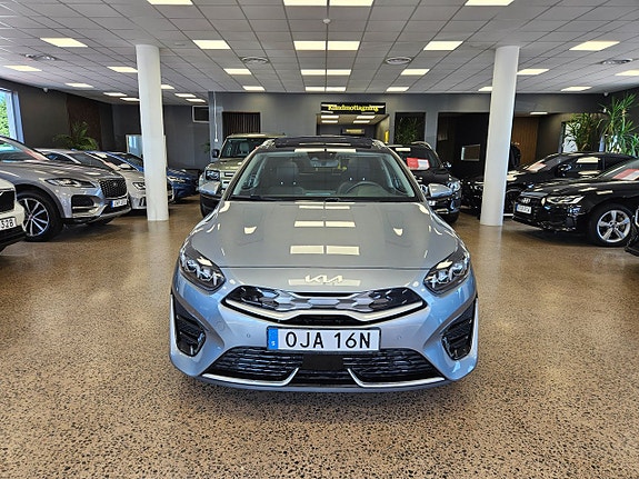 Kia Ceed 2 of 18
