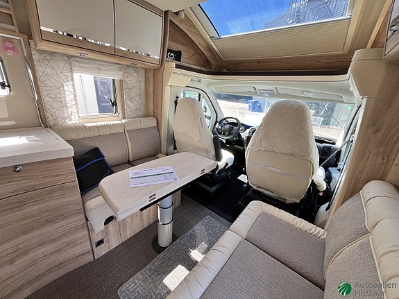Eura Mobil PRS 730 EF 3 of 10