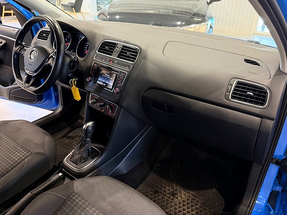 Volkswagen Polo 10 of 17