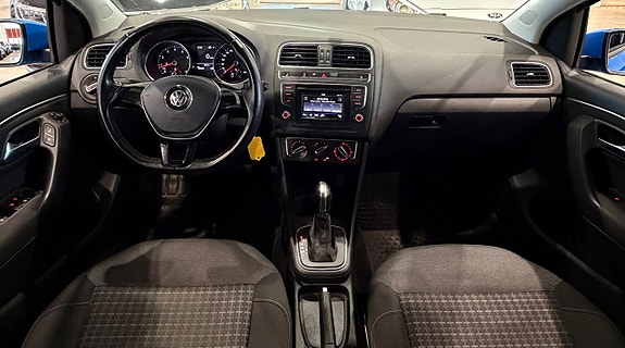 Volkswagen Polo 13 of 17