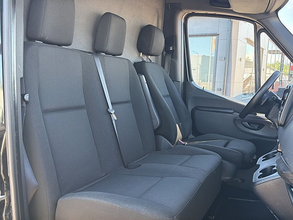 Mercedes-Benz Sprinter 319 16 of 27