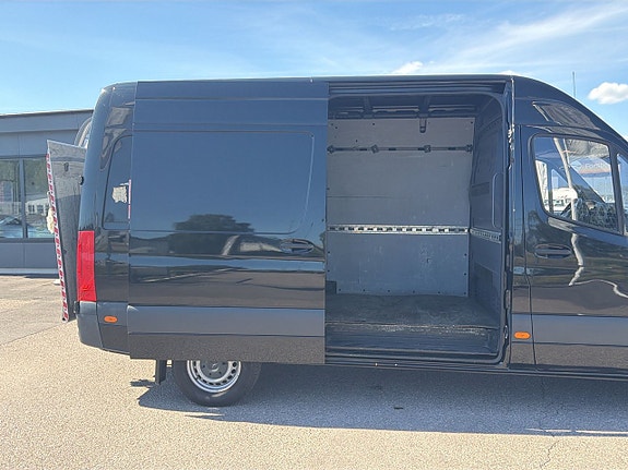 Mercedes-Benz Sprinter 319 13 of 27