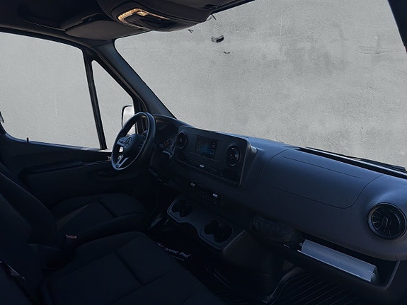 Mercedes-Benz Sprinter 319 12 of 27