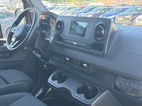 Mercedes-Benz Sprinter 319 15 of 27