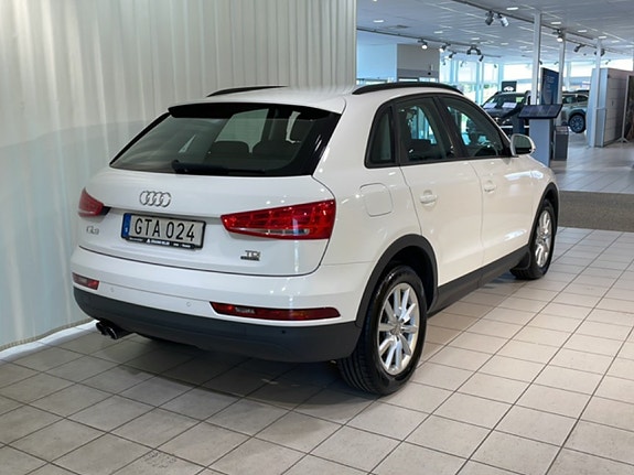 Audi Q3 3 of 5