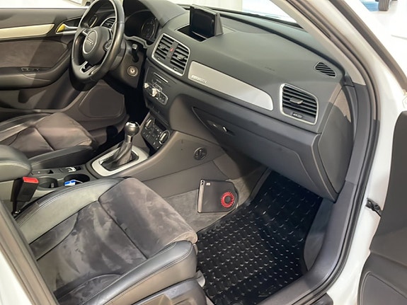 Audi Q3 8 of 22