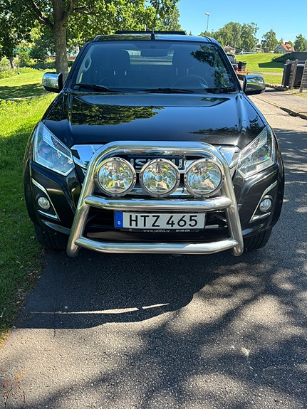 Isuzu D-max 3 of 10