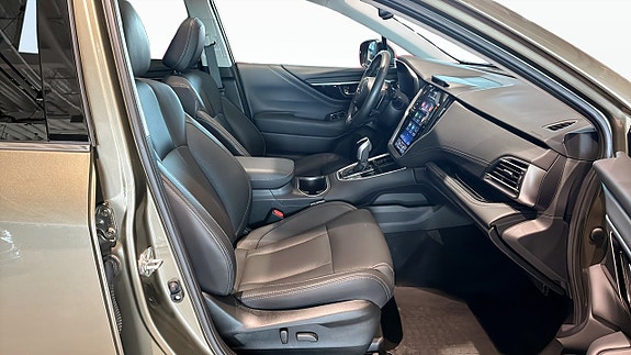 Subaru Outback 3 of 5
