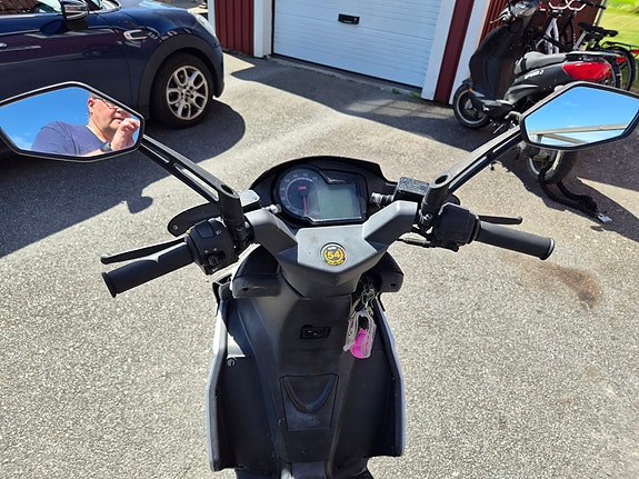 Aprilia SR50 3 of 5