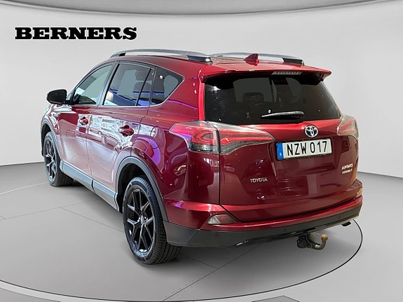 Toyota RAV4 3 of 5
