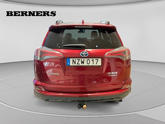 Toyota RAV4 4 of 5