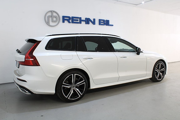 Volvo V60 2 of 5