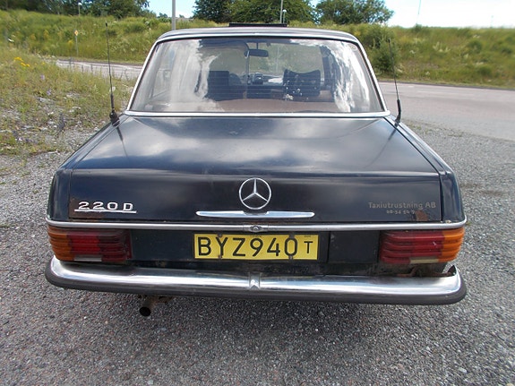 Mercedes-Benz 220 5 of 5