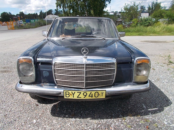 Mercedes-Benz 220