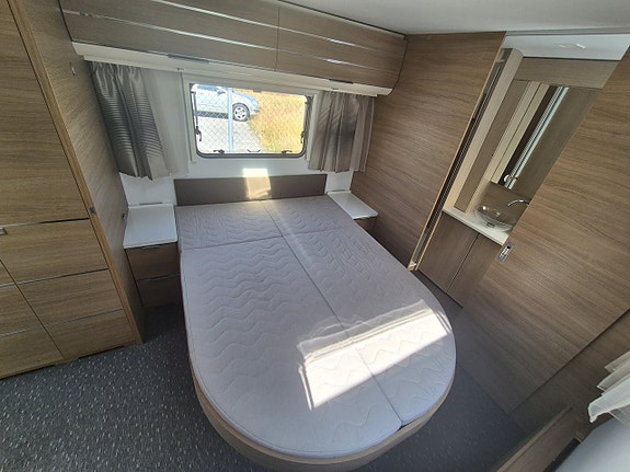 Adria Adora 613 UT (Lufttält)(Queensbed) 6 of 8