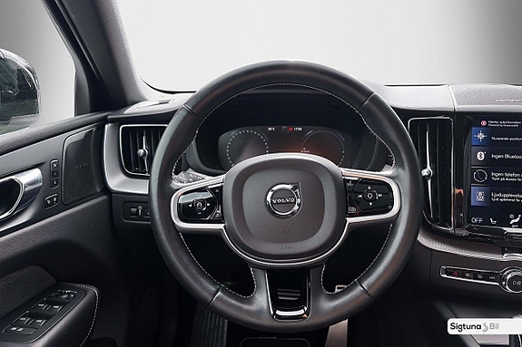Volvo XC60 10 of 30