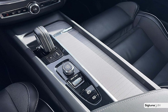 Volvo XC60 19 of 30