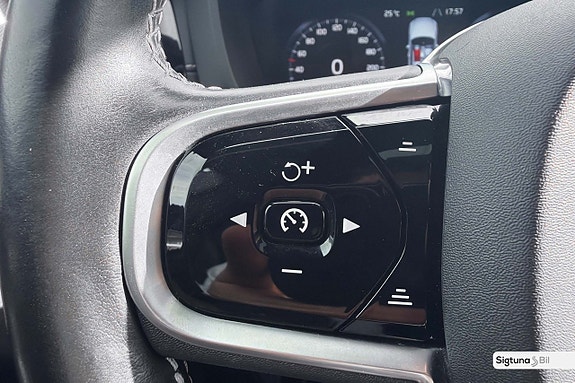 Volvo XC60 21 of 30