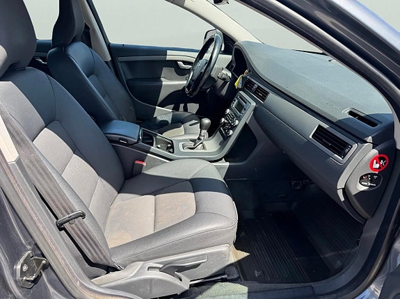 Volvo V70 12 of 14