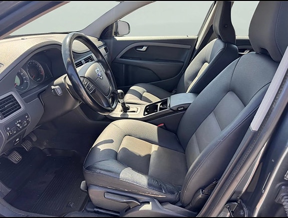 Volvo V70 10 of 14