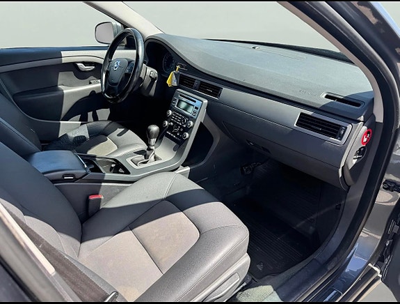 Volvo V70 11 of 14