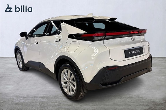 Toyota C-HR 2 of 20