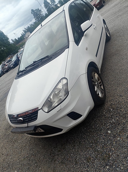 Ford C-Max 3 of 5
