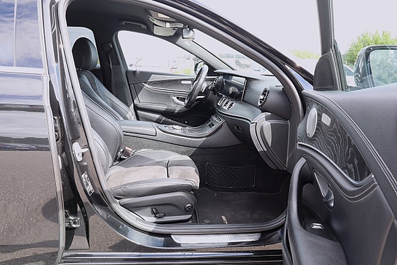Mercedes-Benz E220 d 25 of 27