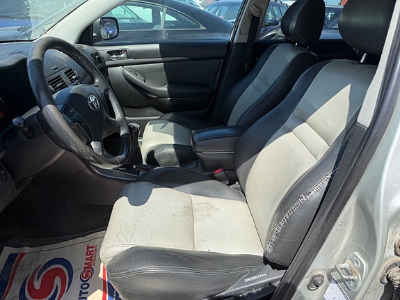 Toyota Avensis 18 of 28