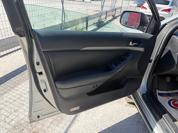 Toyota Avensis 22 of 28