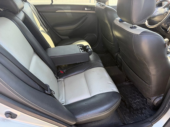 Toyota Avensis 24 of 28