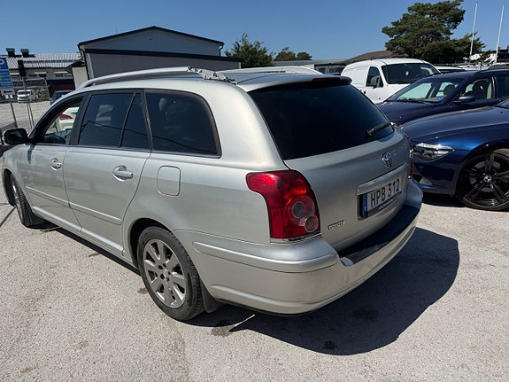 Toyota Avensis 13 of 28