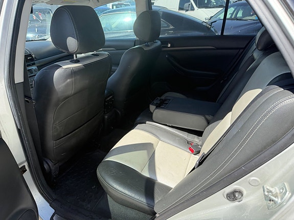 Toyota Avensis 21 of 28
