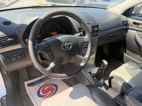 Toyota Avensis 19 of 28