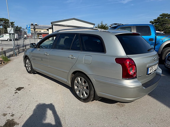 Toyota Avensis 26 of 28