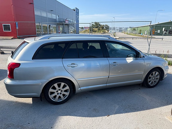 Toyota Avensis 11 of 28