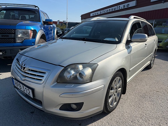 Toyota Avensis 3 of 5