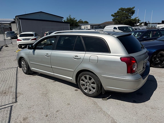 Toyota Avensis 15 of 28