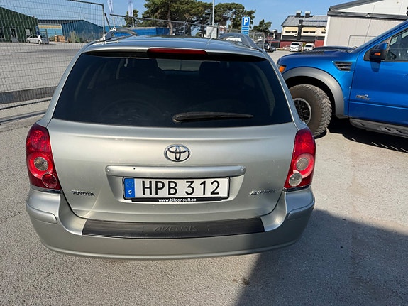 Toyota Avensis 28 of 28