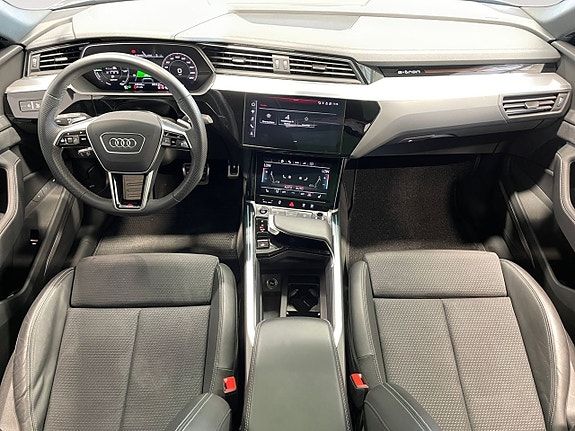 Audi Q8 12 of 19