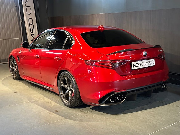 Alfa Romeo Giulia Quadrifoglio 6 of 27