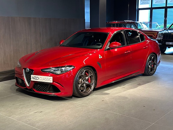 Alfa Romeo Giulia Quadrifoglio 2 of 5