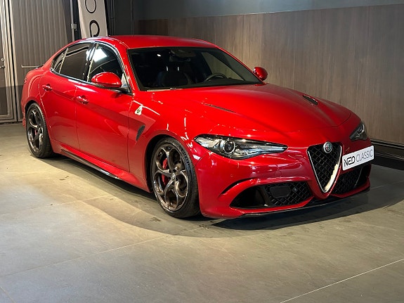 Alfa Romeo Giulia Quadrifoglio 4 of 5