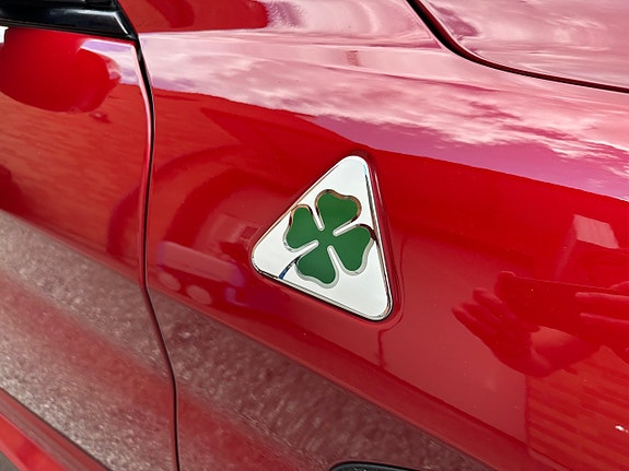 Alfa Romeo Giulia Quadrifoglio 20 of 27